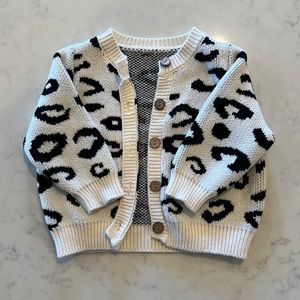 White and black Cheetah print knit sweater 12-18montha